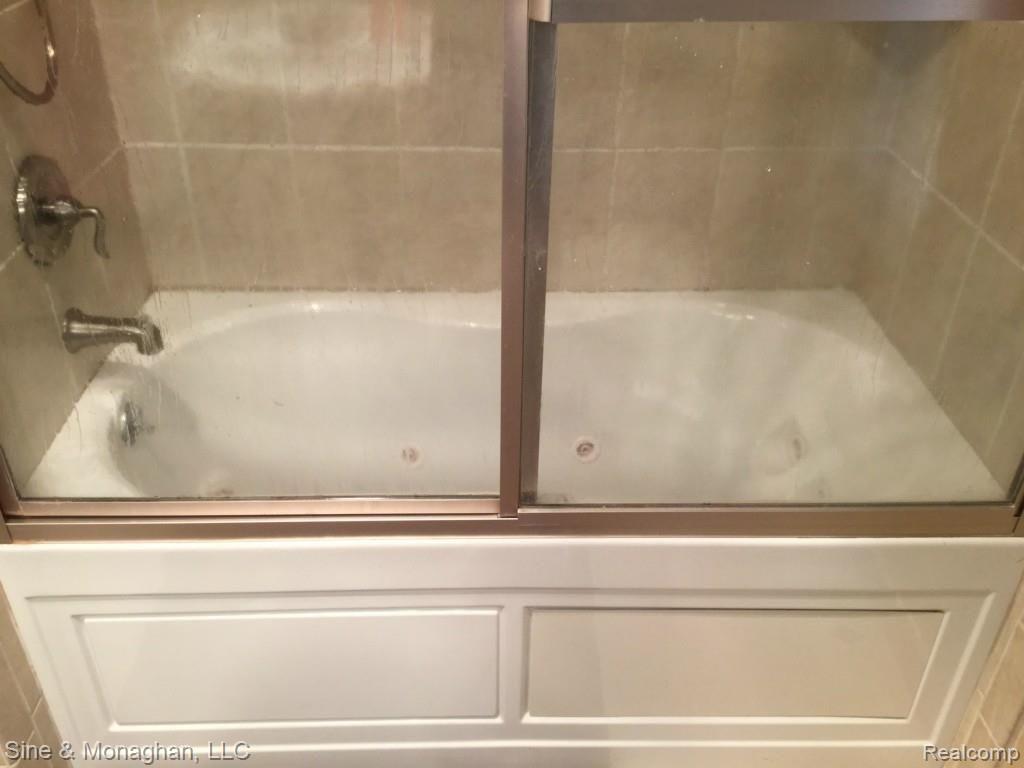 1082 Hampton Road Grosse Pointe, MI 48236 - Photo 19 of 50 IMG_0045.jpg