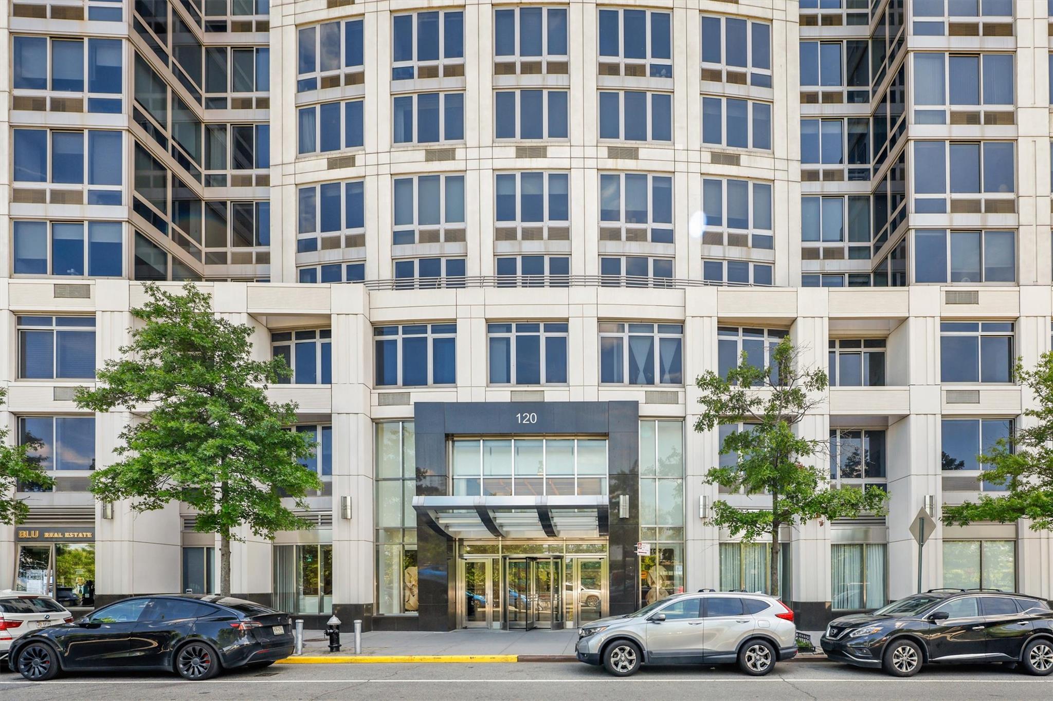 View of apartment building / complex
