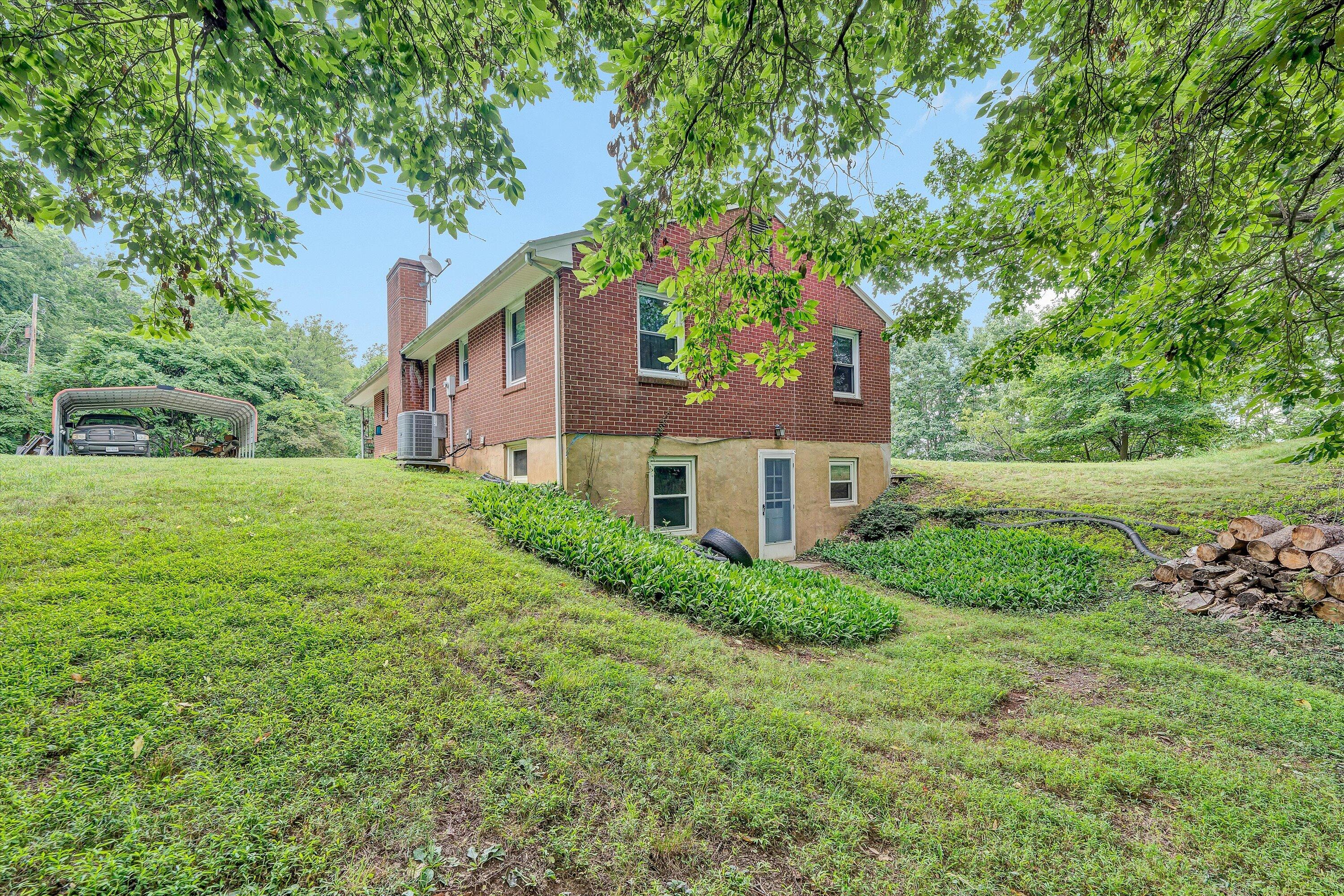 1544 Tulagi Road Vinton, VA 24179 - Photo 26 of 36 26-DSC00199