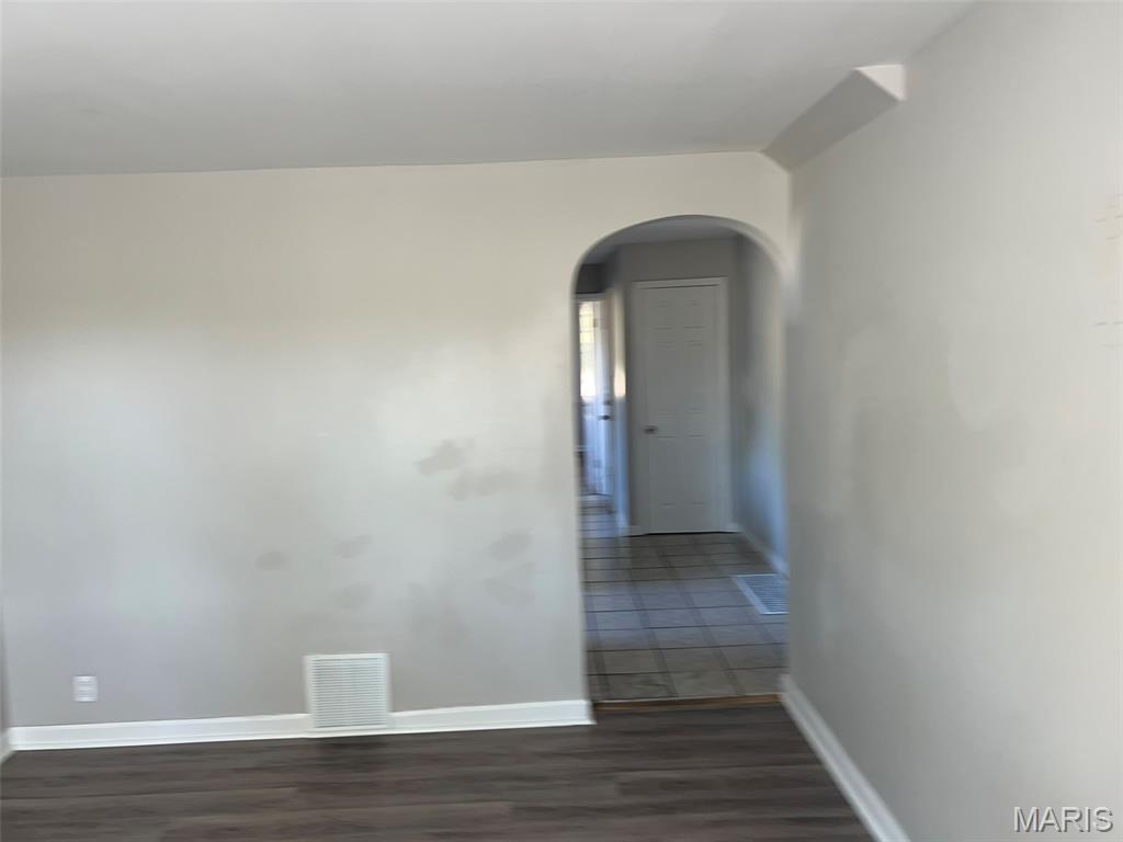 6142 Morgan Ford Road St. Louis, MO 63116 - Photo 4 of 28 Gallery Image 4