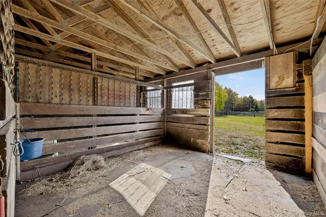 $980,000 | 99 Dusinberre Road, Gardiner, NY 12525