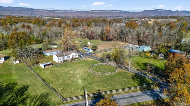 $980,000 | 99 Dusinberre Road, Gardiner, NY 12525