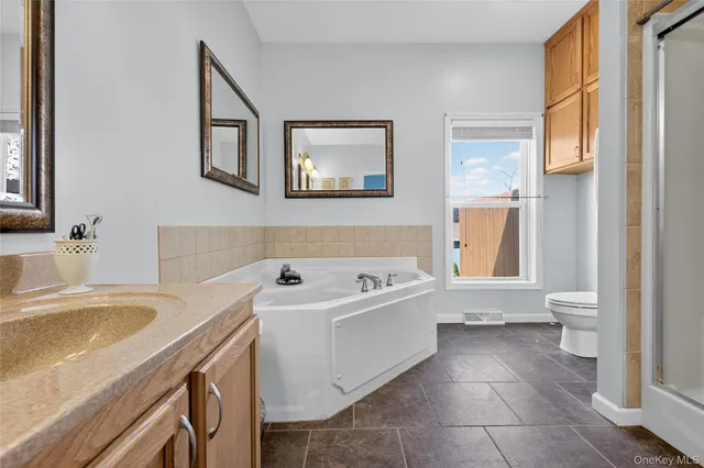 $965,000 | 99 Dusinberre Road, Gardiner, NY 12525