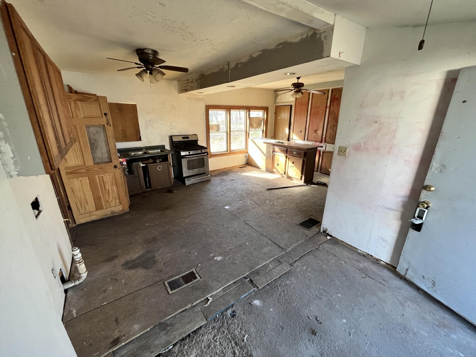437 Creamery Road Union City, MI 49094 - Photo 3 of 10 IMG_2571