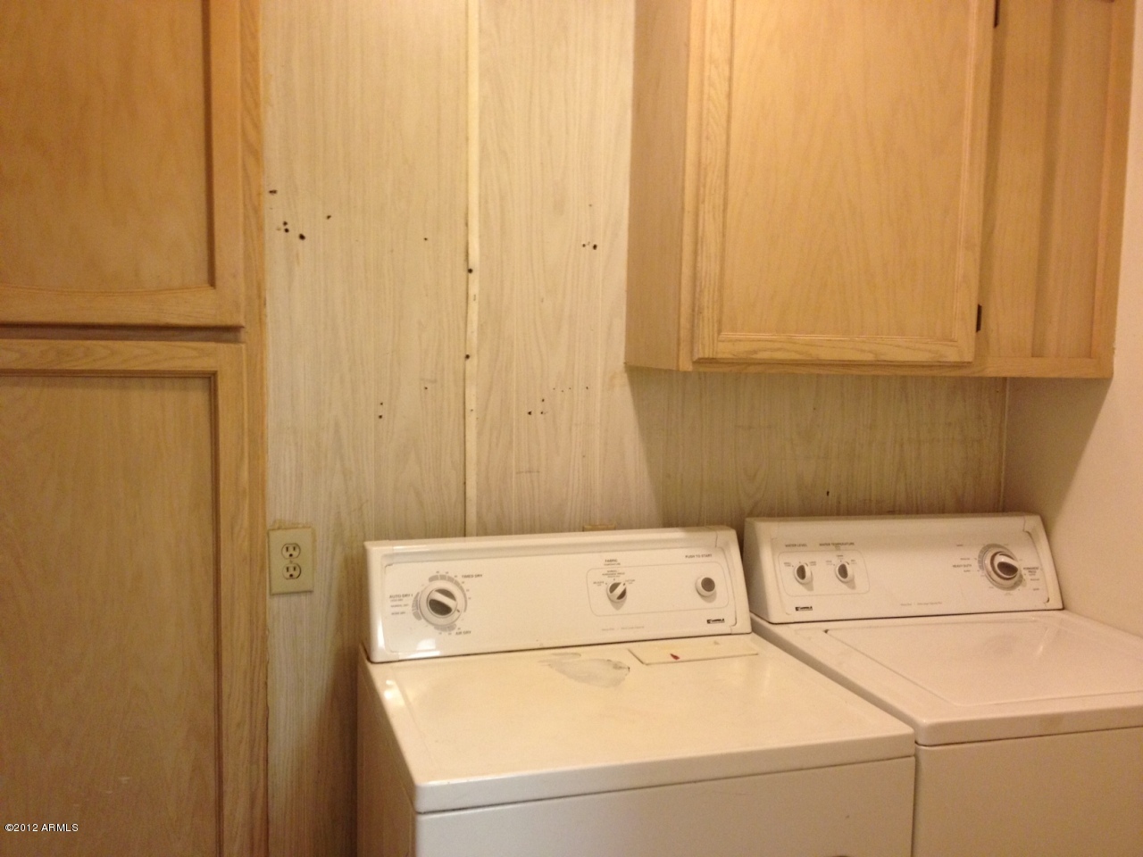 3027 North Randolph Road Phoenix, AZ 85014 - Photo 12 of 15 Laundry