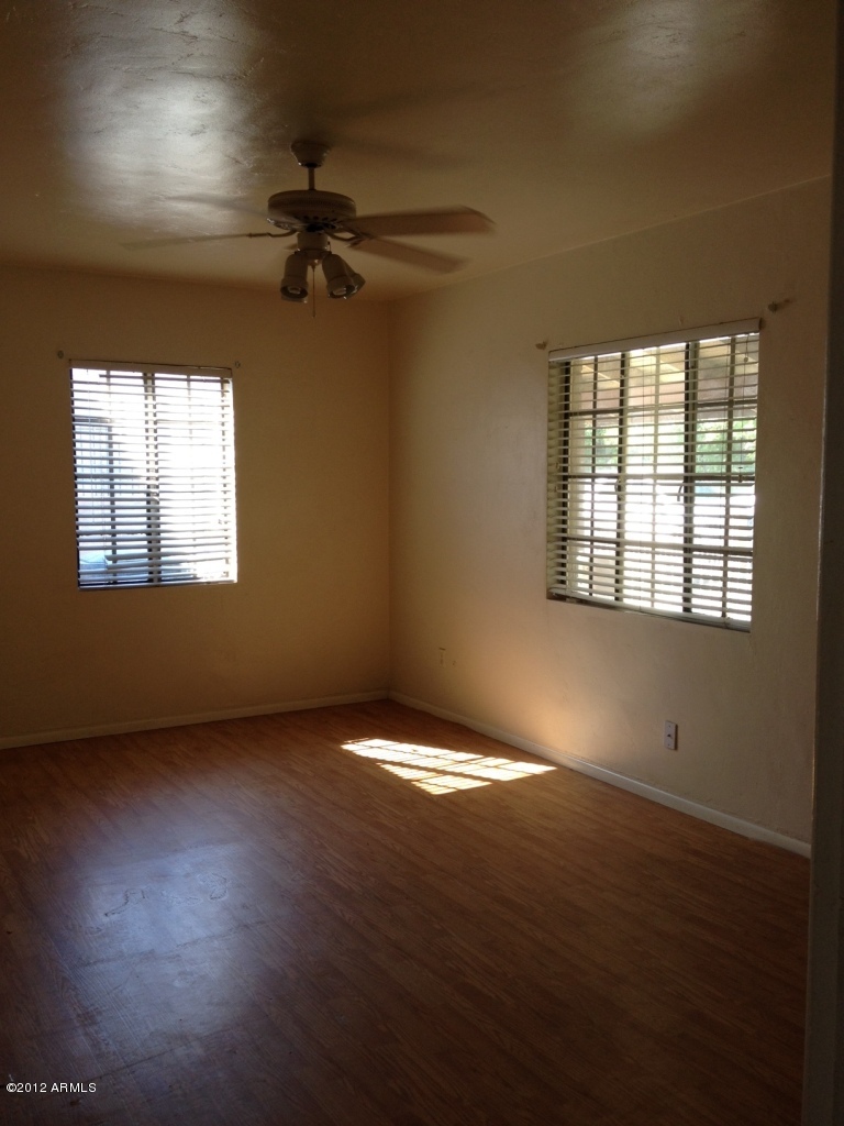 3027 North Randolph Road Phoenix, AZ 85014 - Photo 2 of 15 Great Room