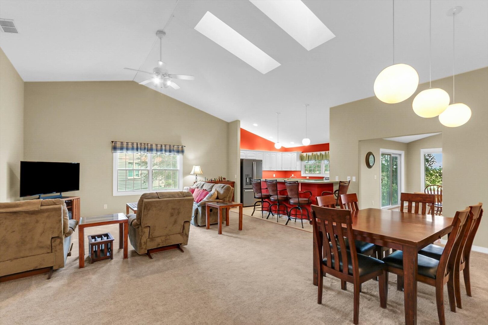 1614 Windward Point, Unit 1 Champaign, IL 61821 - Photo 2 of 50 Gallery Image 2