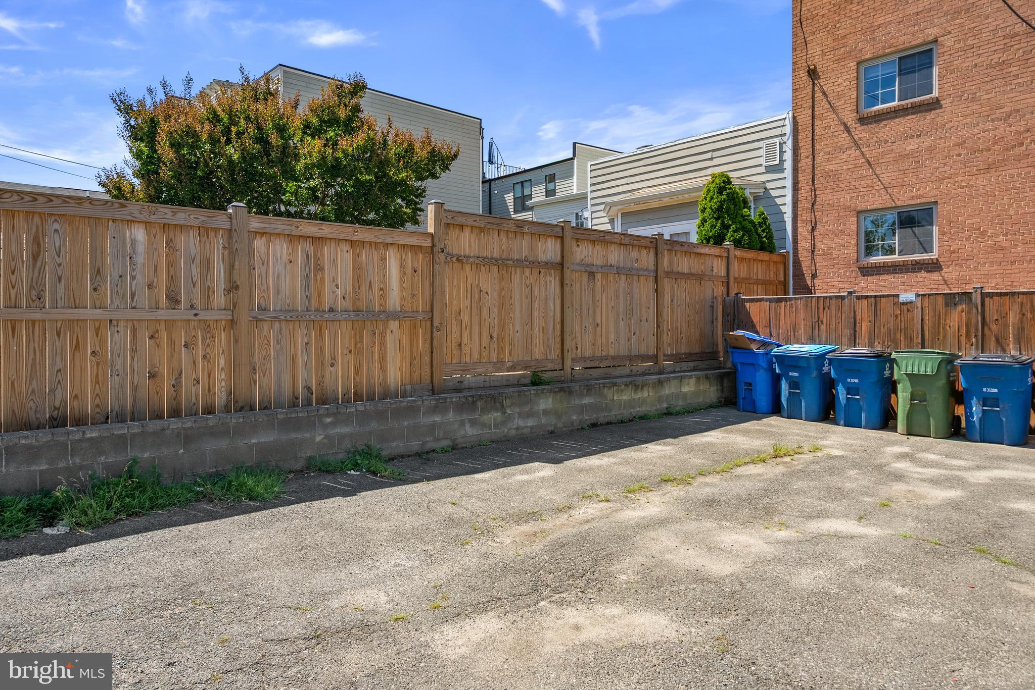 718 Park Road Northwest, Unit 1 Washington, DC 20010 - Photo 28 of 28 a backyard of a house
