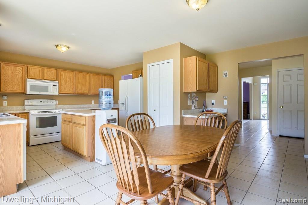 143 Rabbit Run Road Carleton, MI 48117 - Photo 14 of 35