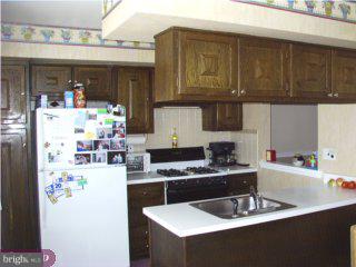 742 Claire Road Philadelphia, PA 19128 - Photo 2 of 4 Gallery Image 2