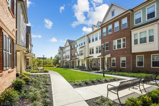 $5,000 | 24 Braeburn Court, Livingston, NJ 07039