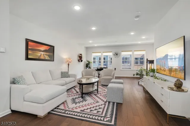 $5,000 | 24 Braeburn Court, Livingston, NJ 07039