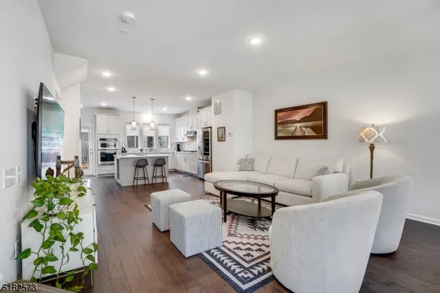 $5,000 | 24 Braeburn Court, Livingston, NJ 07039