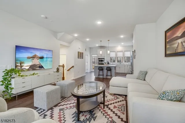 $5,000 | 24 Braeburn Court, Livingston, NJ 07039