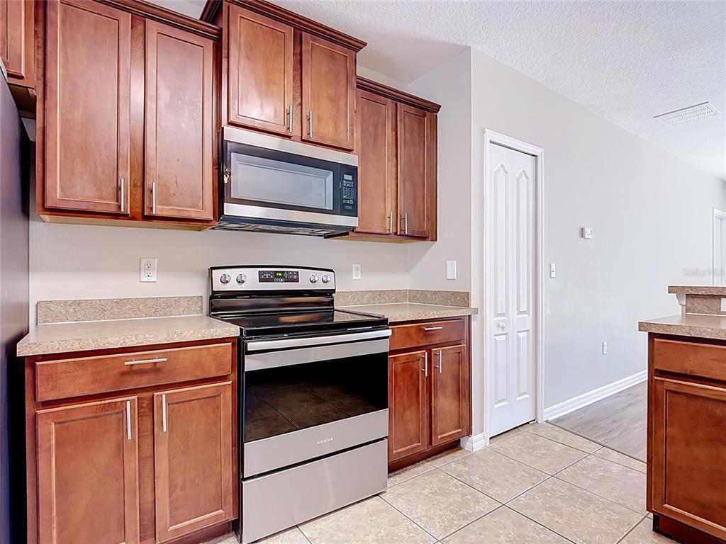 1562 Tamarind Road Davenport, FL 33896 - Photo 7 of 22