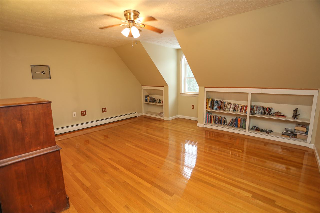 353 Old Coach Road New Boston, NH 03070 - Photo 16 of 21