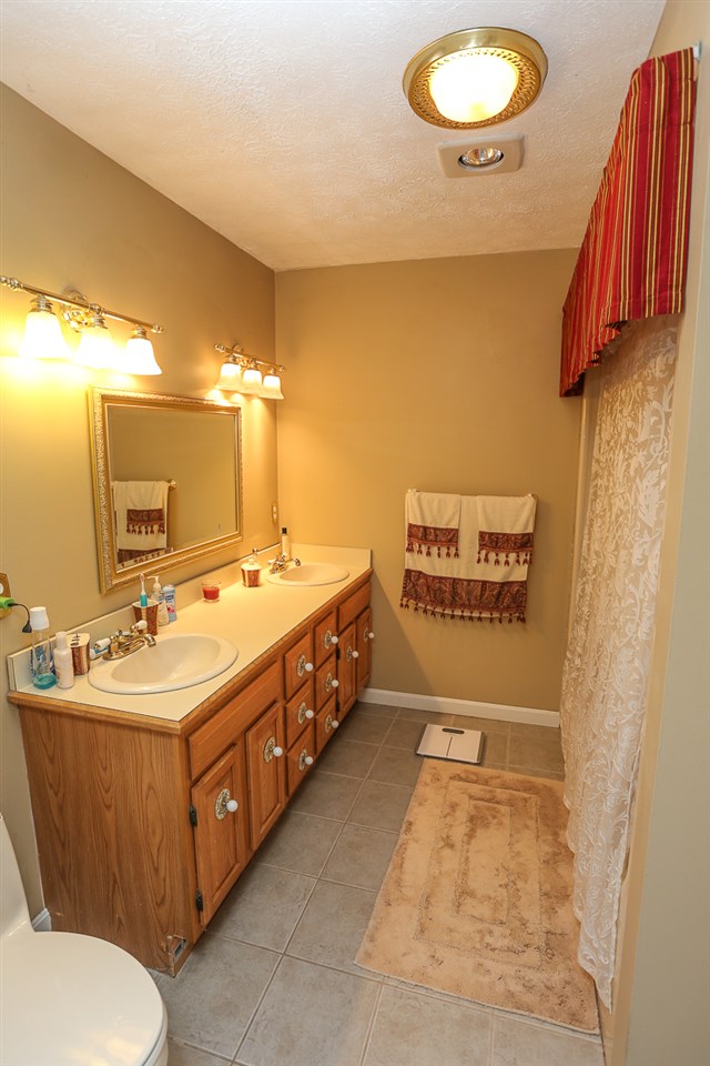 353 Old Coach Road New Boston, NH 03070 - Photo 10 of 21