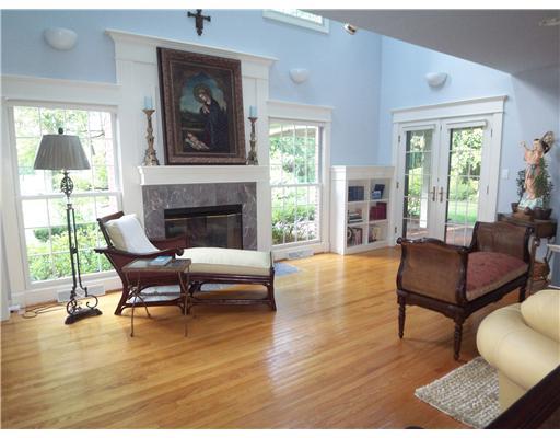 1081 Highland Road Sharon, PA 16146 - Photo 2 of 18 Family Room.