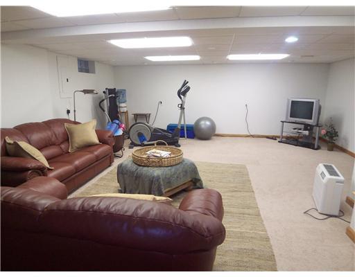 1081 Highland Road Sharon, PA 16146 - Photo 15 of 18 Family Room.
