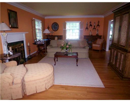 1081 Highland Road Sharon, PA 16146 - Photo 3 of 18 Living Room.