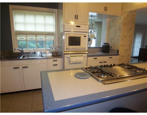 1081 Highland Road Sharon, PA 16146 - Photo 5 of 18 Kitchen.