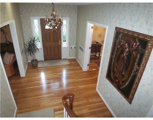 1081 Highland Road Sharon, PA 16146 - Photo 7 of 18 Entry/Foyer.
