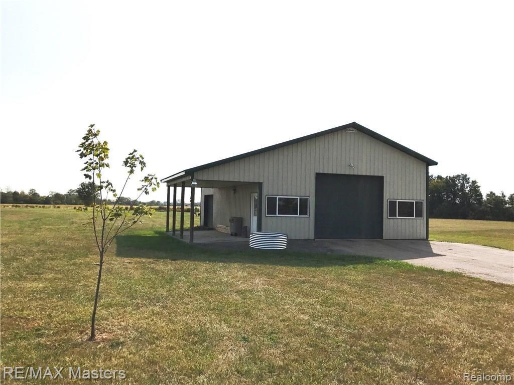8898 Armstrong Road Newport, MI 48166 - Photo 37 of 42 20170916_145320435_iOS.jpg