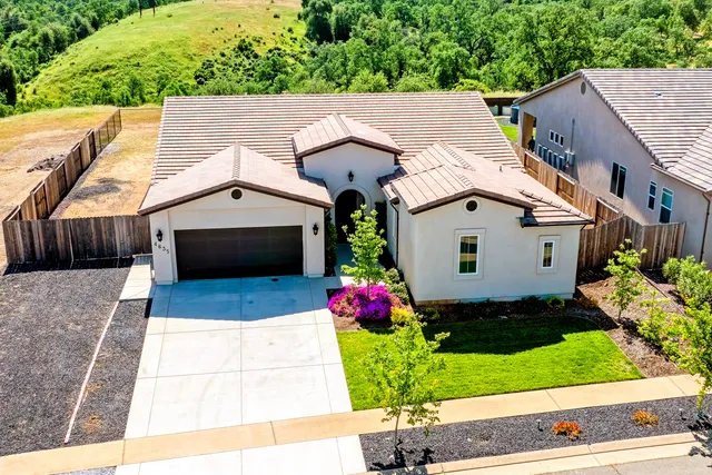 $574,900 | 4635 Pleasant Hills Drive, Anderson, CA 96007