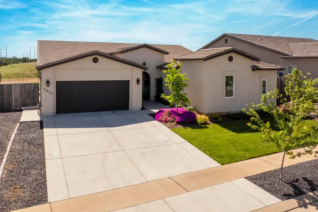 $574,900 | 4635 Pleasant Hills Drive, Anderson, CA 96007
