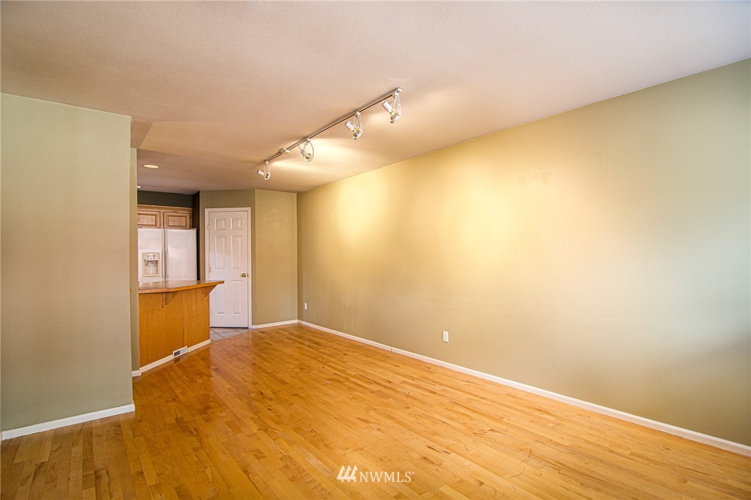 717 North 95th Street, Unit B Seattle, WA 98103 - Photo 3 of 25