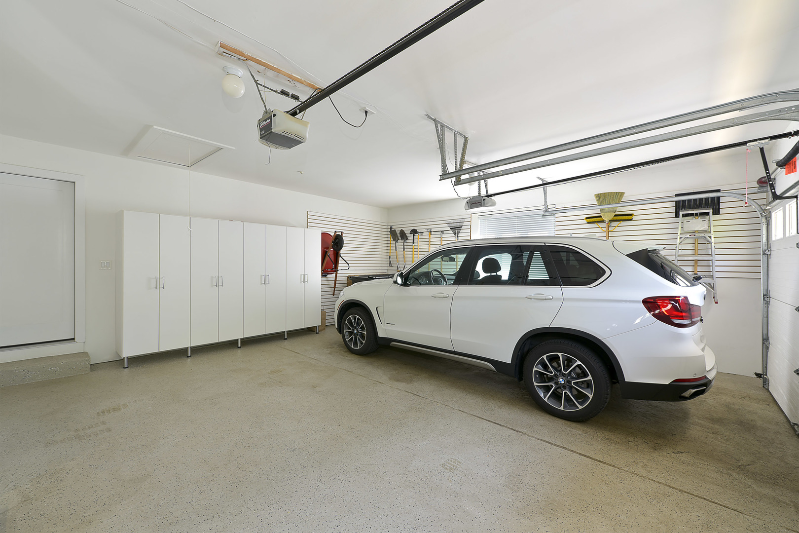 1500 Appleby Road Inverness, IL 60067 - Photo 23 of 27 a view of a car in garage