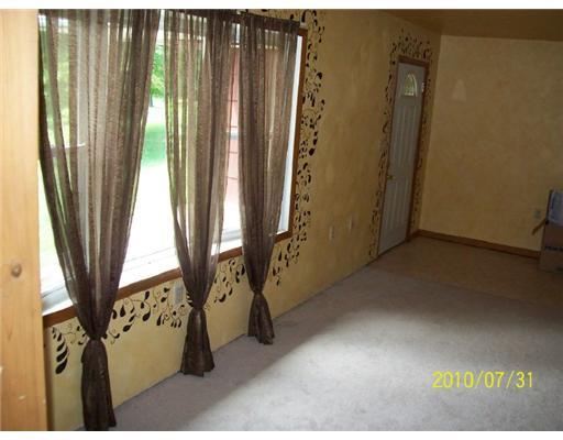 212A Clinton Road Freeport, PA 16229 - Photo 2 of 6 Living Room.