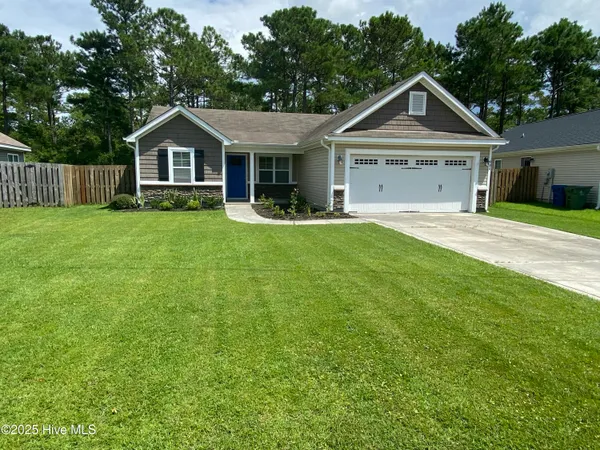 $1,800 | 404 Ridgeway Drive, Sneads Ferry, NC 28460