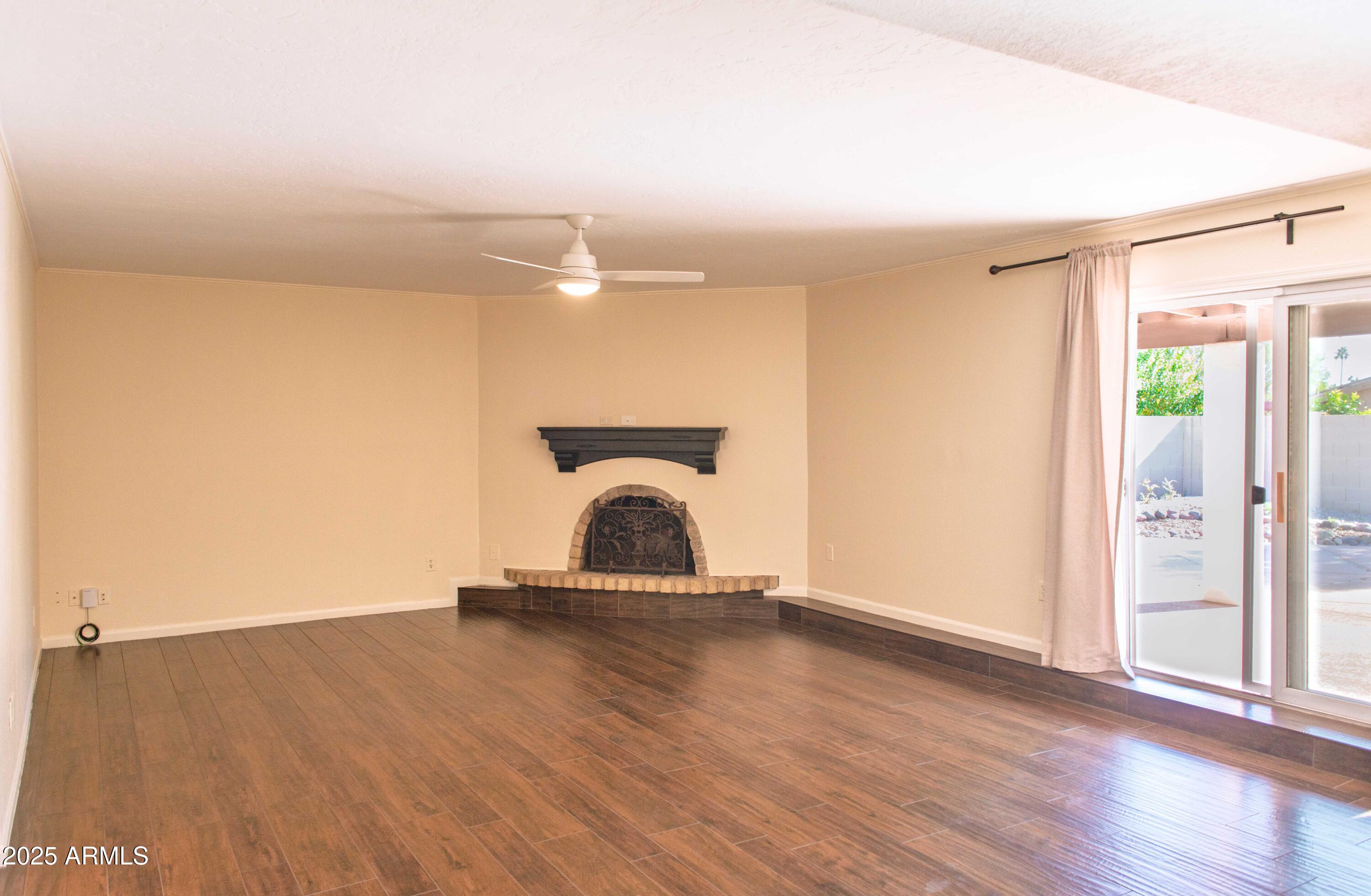 7551 East Gold Dust Avenue Scottsdale, AZ 85258 - Photo 17 of 19 Living room