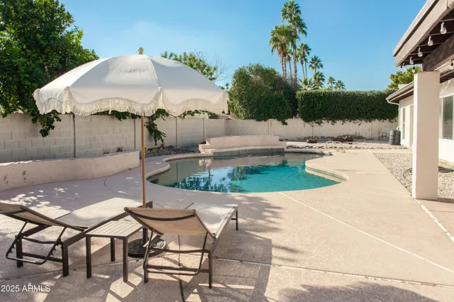 $990,000 | 7551 East Gold Dust Avenue, Scottsdale, AZ 85258