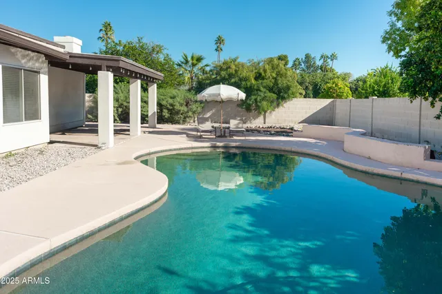 $990,000 | 7551 East Gold Dust Avenue, Scottsdale, AZ 85258