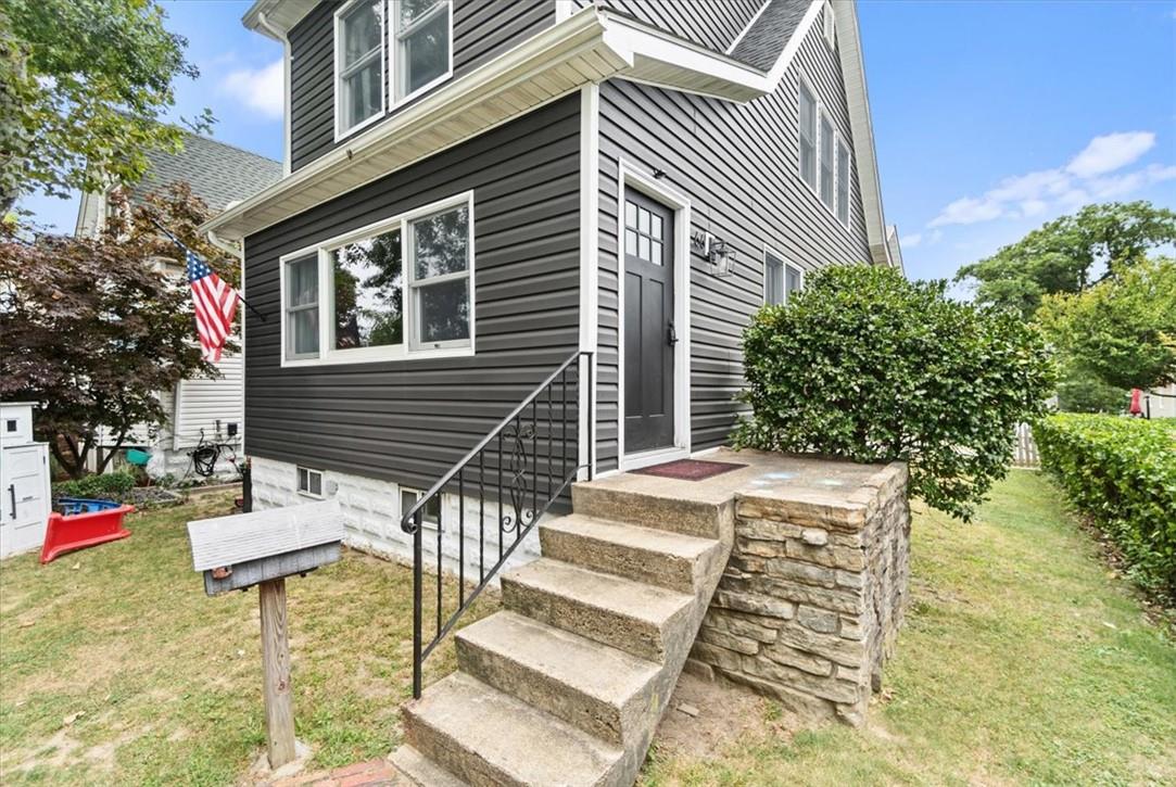 66 Indian Trail, Unit 66 Bronx, NY 10465 - Photo 3 of 31