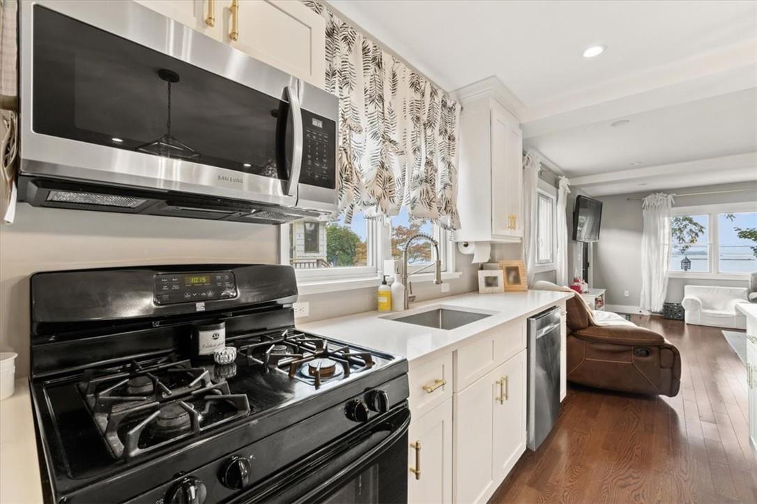 66 Indian Trail, Unit 66 Bronx, NY 10465 - Photo 8 of 31