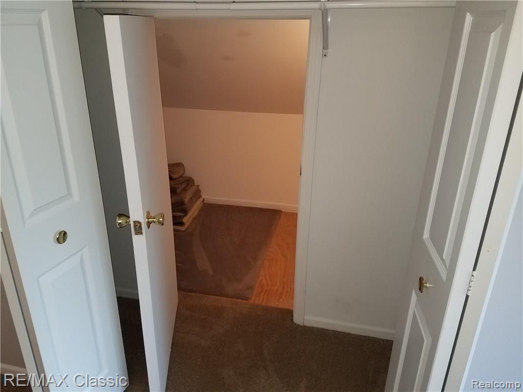 460 Mayapple Court Rochester, MI 48307 - Photo 20 of 30 Mayapple BR3 storage area.jpg