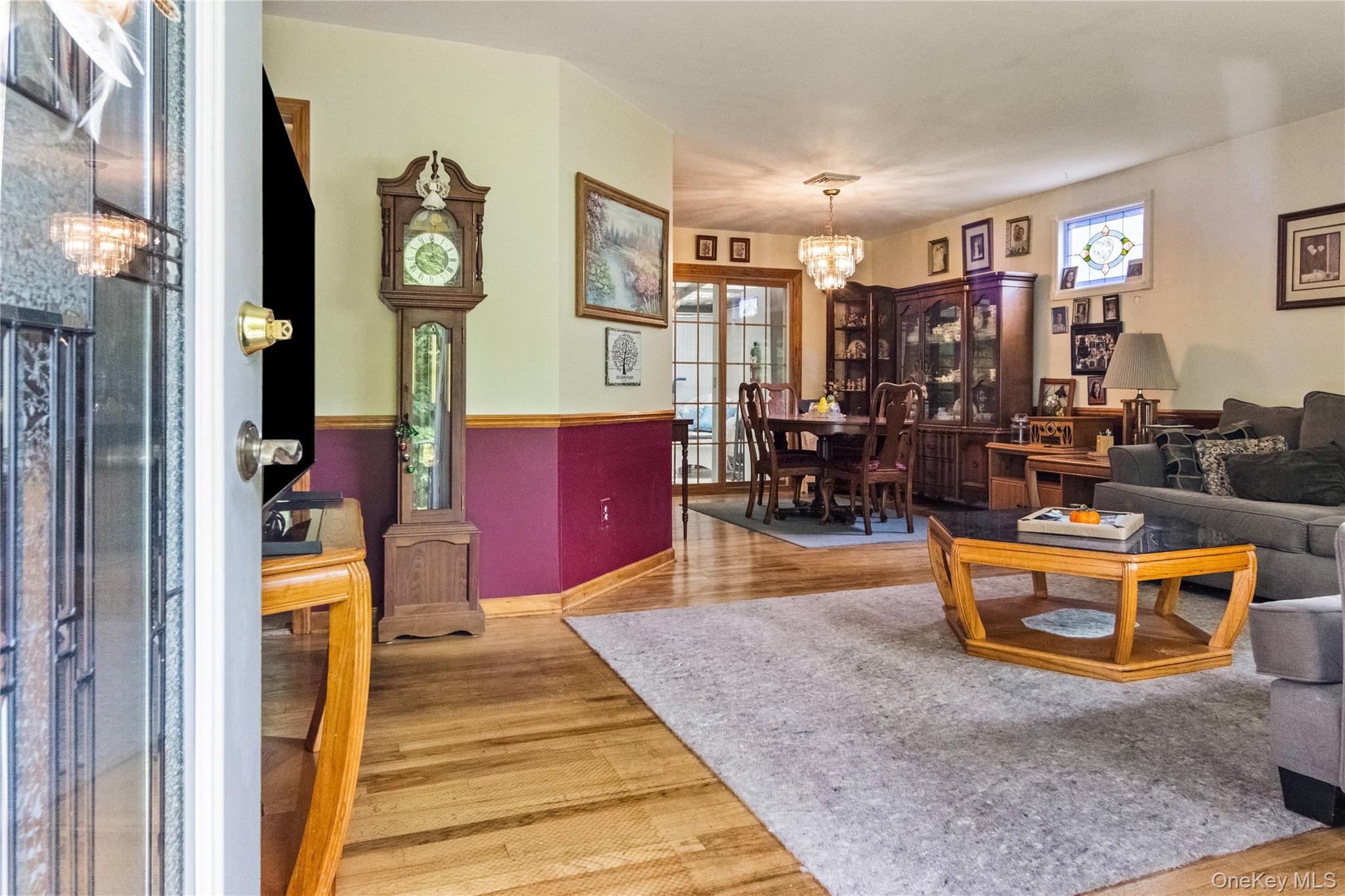 36 Rochambeau Road Garrison, NY 10524 - Photo 7 of 39 Entry into the the living room