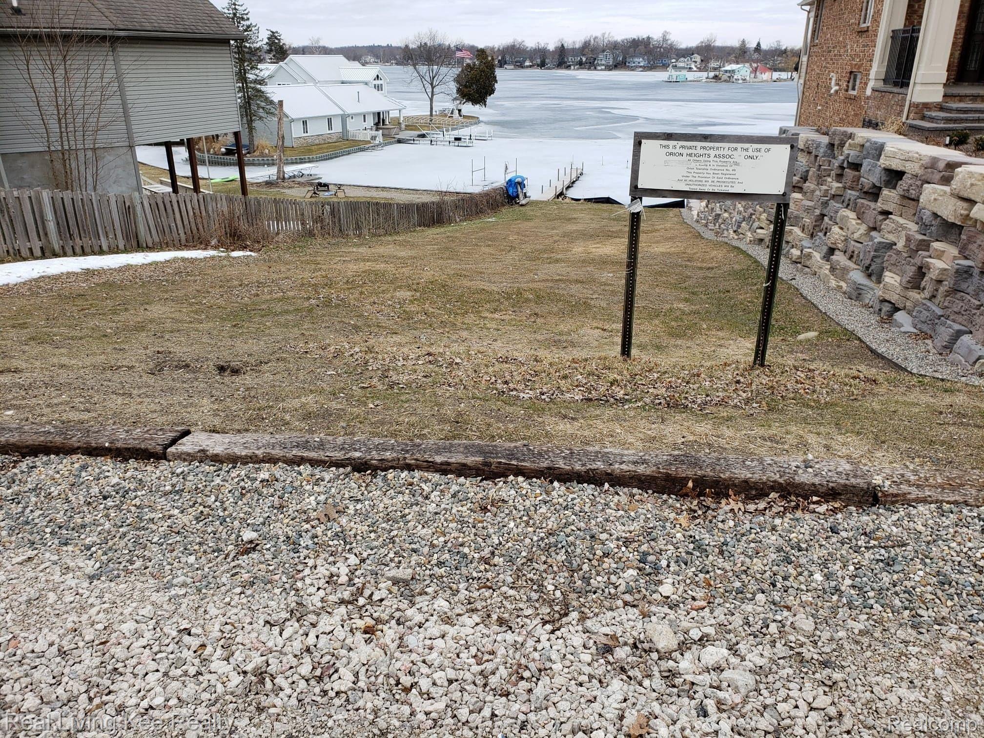 753 Heights Road Lake Orion, MI 48362 - Photo 12 of 13 89036550_261434374861971_8104742517506834432_n.jpg