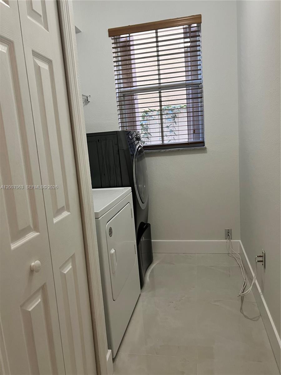 16475 Southwest 84th Lane, Unit 1 Miami, FL 33193 - Photo 23 of 25