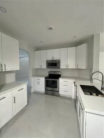 $4,200 | 16475 Southwest 84th Lane, Unit 1, Miami, FL 33193