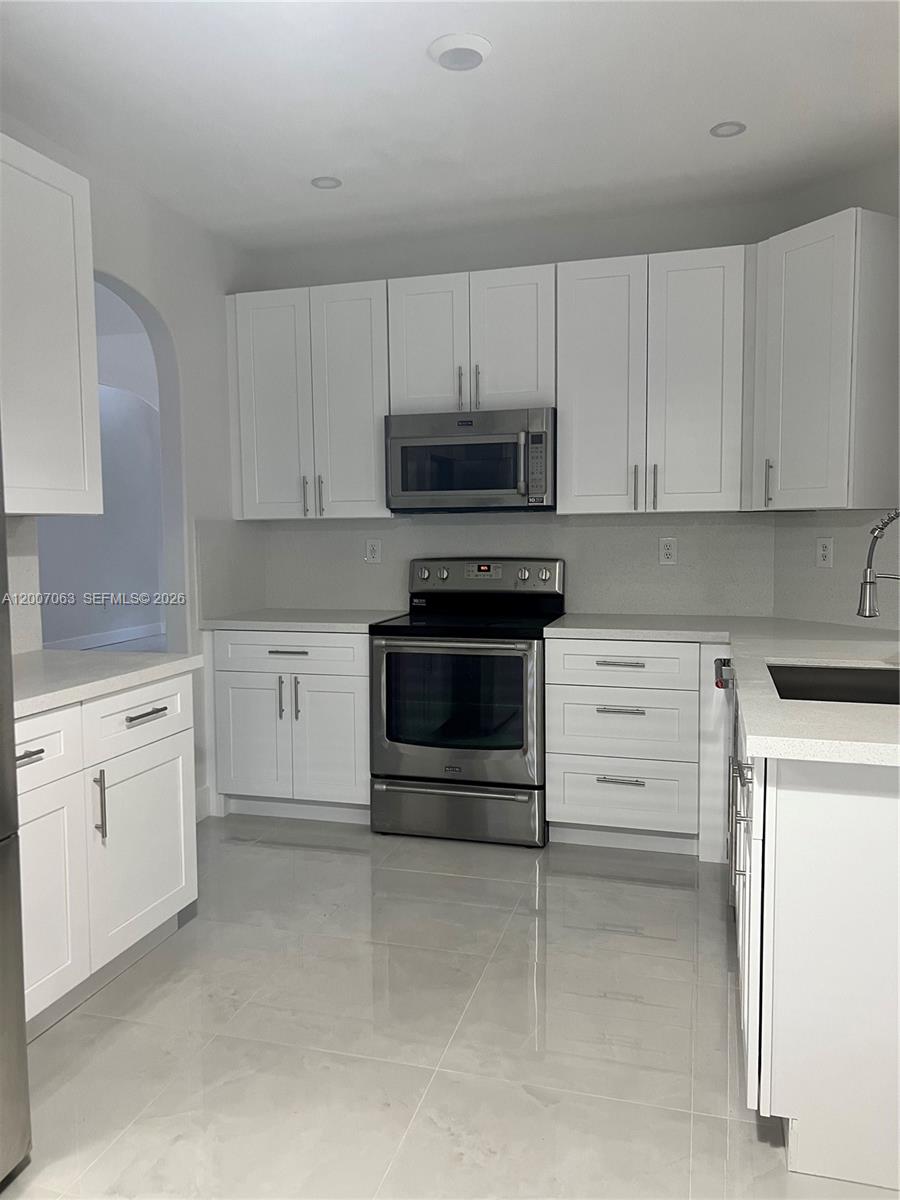 16475 Southwest 84th Lane, Unit 1 Miami, FL 33193 - Photo 5 of 25