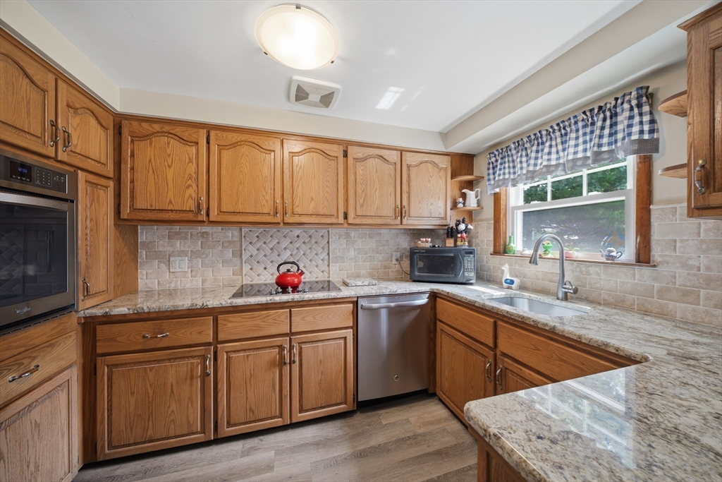 6 Marcus Road Wilmington, MA 01887 - Photo 10 of 34 Gallery Image 10