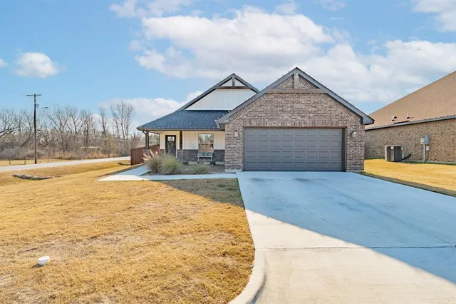 $429,000 | 100 Wiley, Stephenville, TX 76401