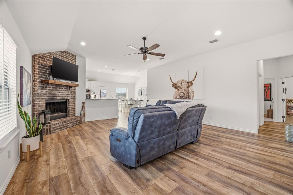 100 Wiley Stephenville, TX 76401 - Photo 8 of 28