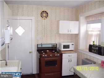 117 Crestview Road Upper Darby, PA 19082 - Photo 6 of 12 Kitchen
