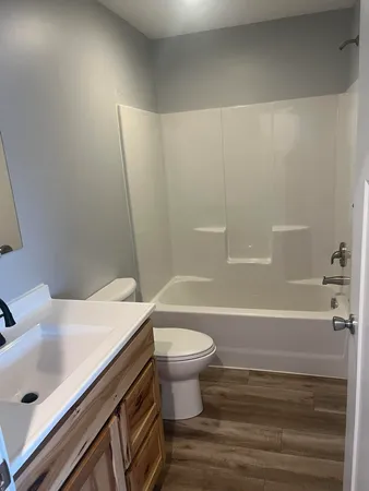 $1,300 | 12444 Oak Rdg Road, Plainwell, MI 49080