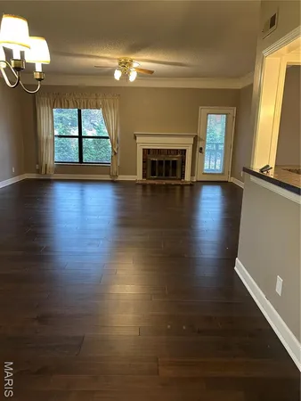 $2,300 | 698 Trailcrest Court, Unit 5, Kirkwood, MO 63122